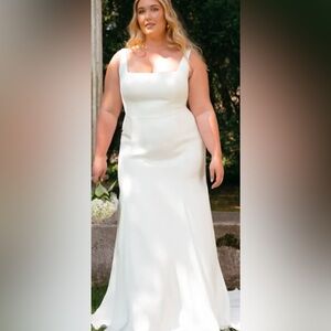 Jenny Yoo Jana Gown Size 18/19 Split NWT